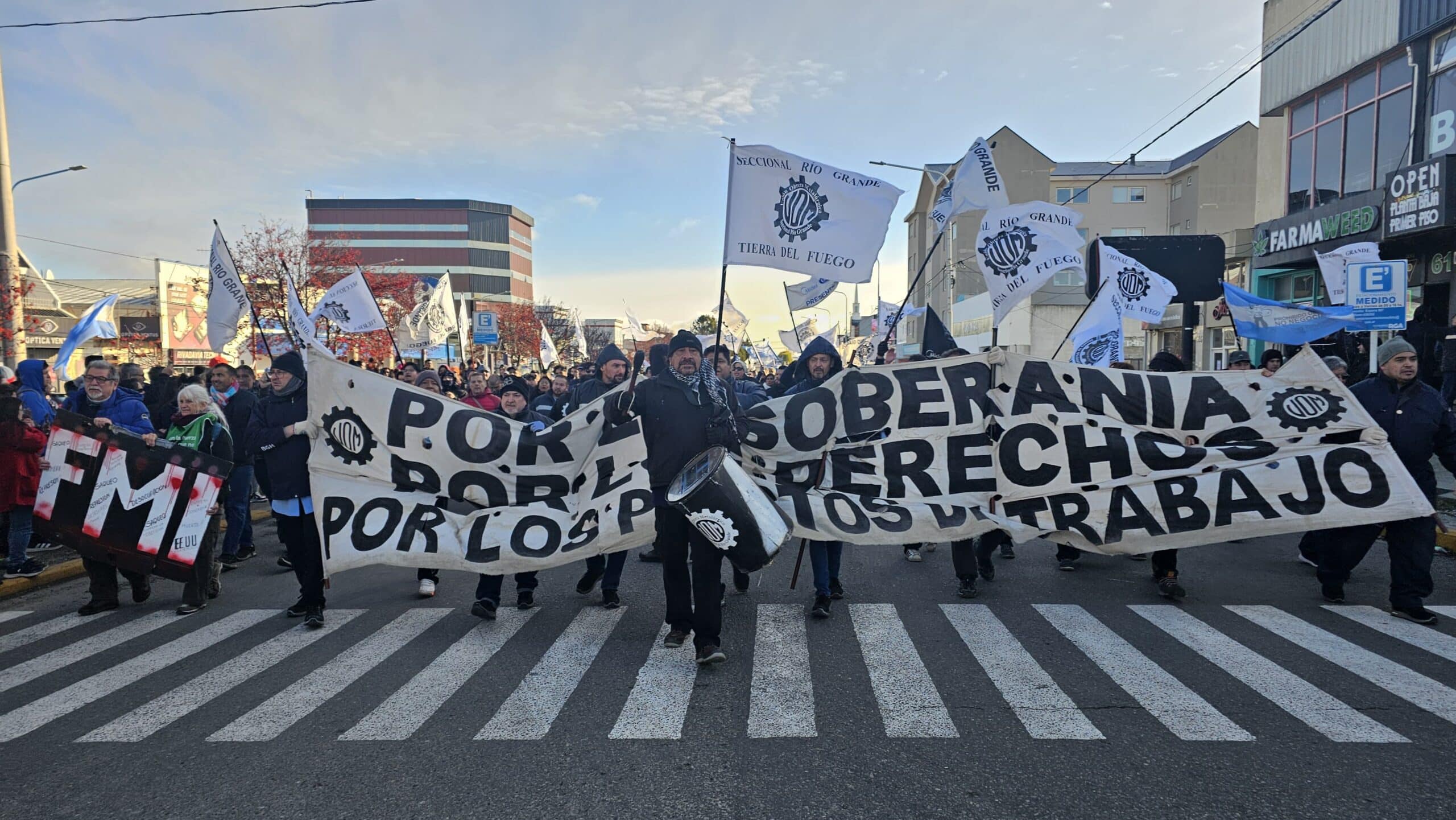 La UOM se movilizó y confirmó que continuará el paro por tiempo indeterminado