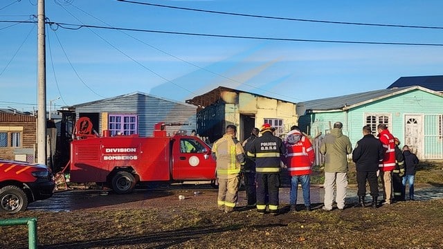 Un muerto sin identificar y misterio en el fatal incendio en la margen sur