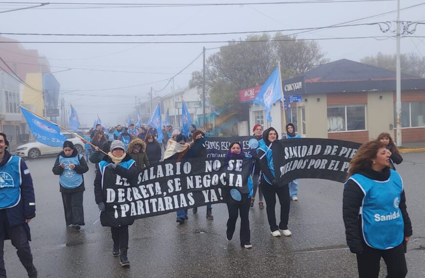 Trabajadores de la sanidad se manifestaron contra el aumento otorgado por Decreto