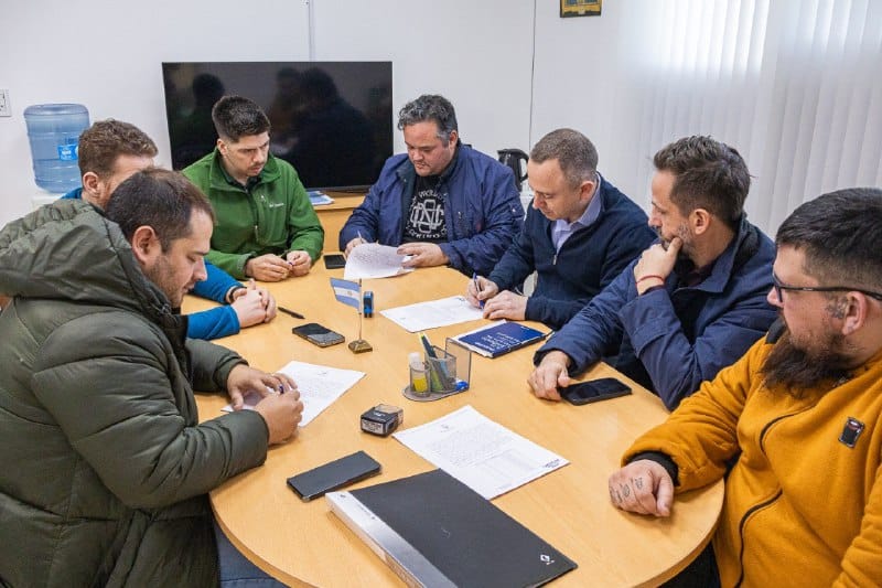 Municipio y Sitos firmaron una nueva recomposición salarial para trabajadores de Obras Sanitarias