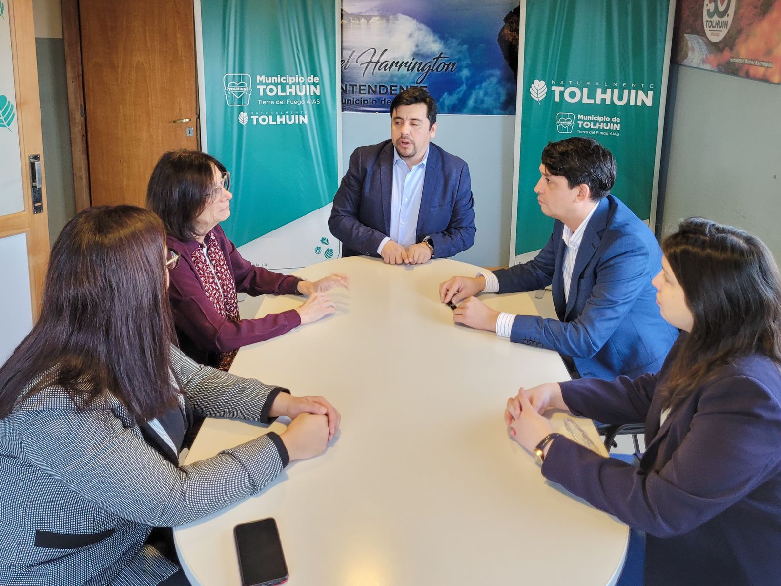 Imputan de “abuso de autoridad” al intendente y funcionarios de Tolhuin por una vivienda