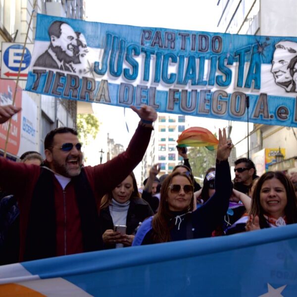 Vuoto y referentes peronistas de Tierra del Fuego marcharon en Buenos Aires
