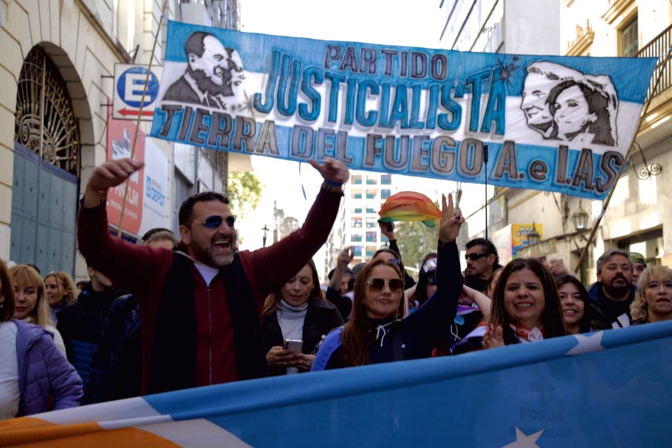 Vuoto y referentes peronistas de Tierra del Fuego marcharon en Buenos Aires