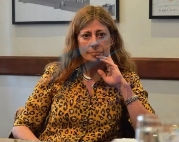 Conductora impactó a vehículos estacionados y escapó del lugar confirmándose que se trataría de una funcionaria judicial