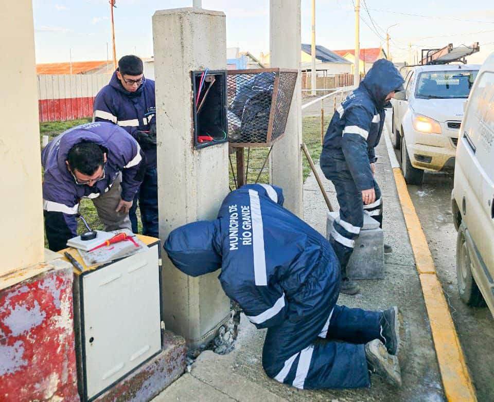 Realizan trabajos para restablecer la atención en la Casa Municipal