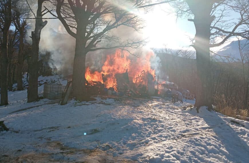 Una vivienda fue consumida por el fuego en Ushuaia