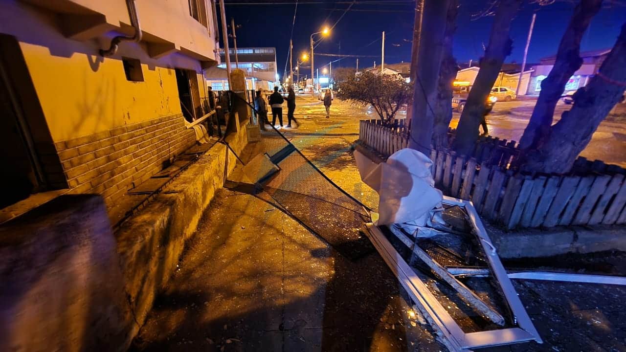 Importante explosión por gas acumulado en una casa del centro de la ciudad