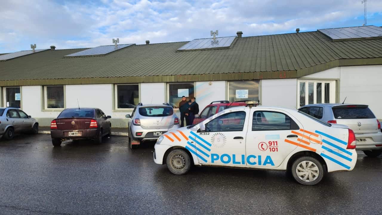 Trágico episodio en el estacionamiento del Hospital Regional Río Grande