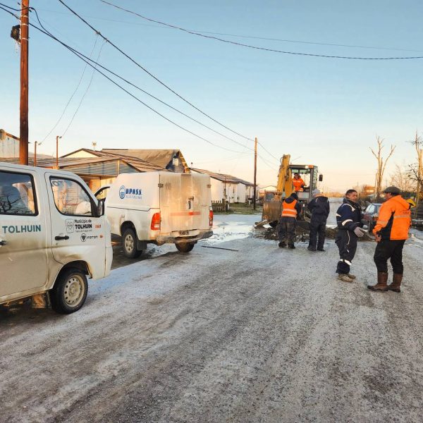 Municipio de Tolhuin y la DPOSS realizan trabajos coordinados para mejorar servicios