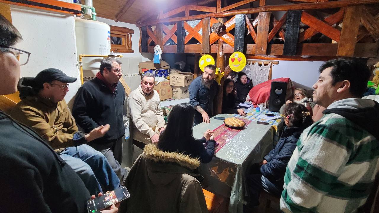 El Municipio de Tolhuin mantuvo una reunión con vecinos y vecinas del Barrio Altos de la Montaña