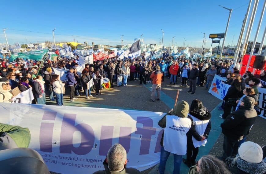 Se llevó adelante la Marcha Federal Universitaria en Río Grande