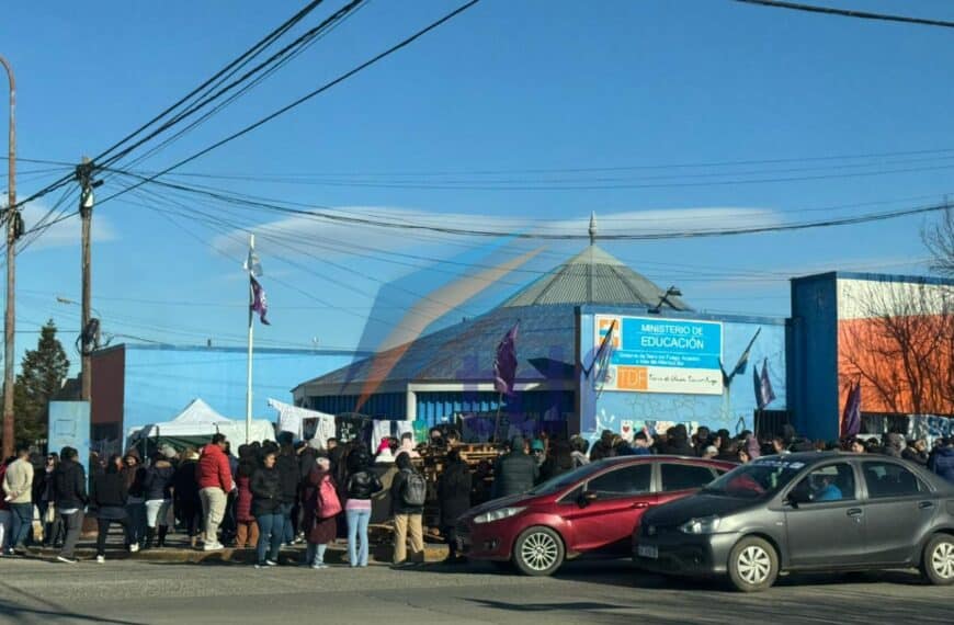 SUTEF anunció acampe provincial y paro de 48 horas ante propuesta salarial rechazada