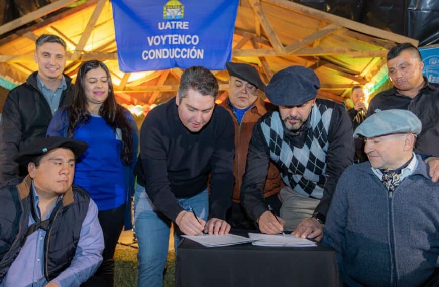 El Municipio de Río Grande firmó la adjudicación de un predio para UATRE