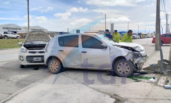 Una conductora herida tras violento choque en el parque industrial de Río Grande