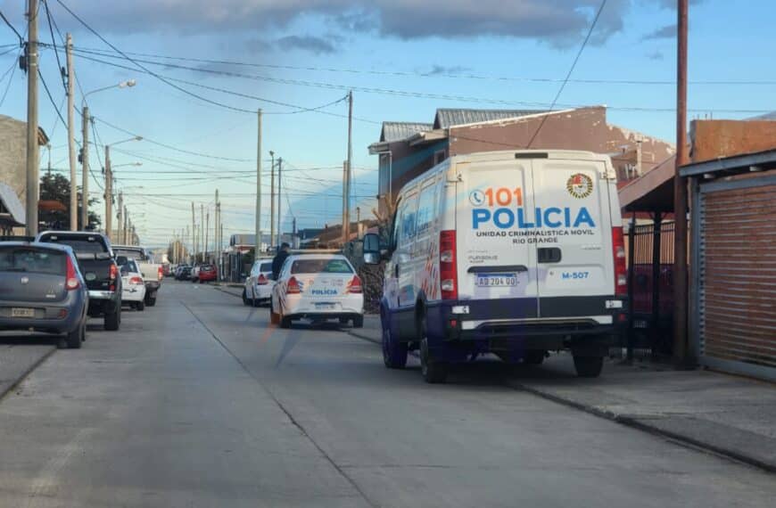 Un hombre detenido por agredir de un golpe de puño en la boca a su pareja