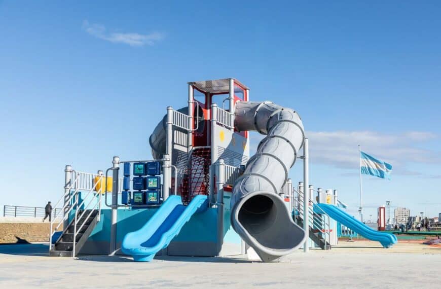 El Parque de los 100 años tendrá un juego temático del histórico barquito azul