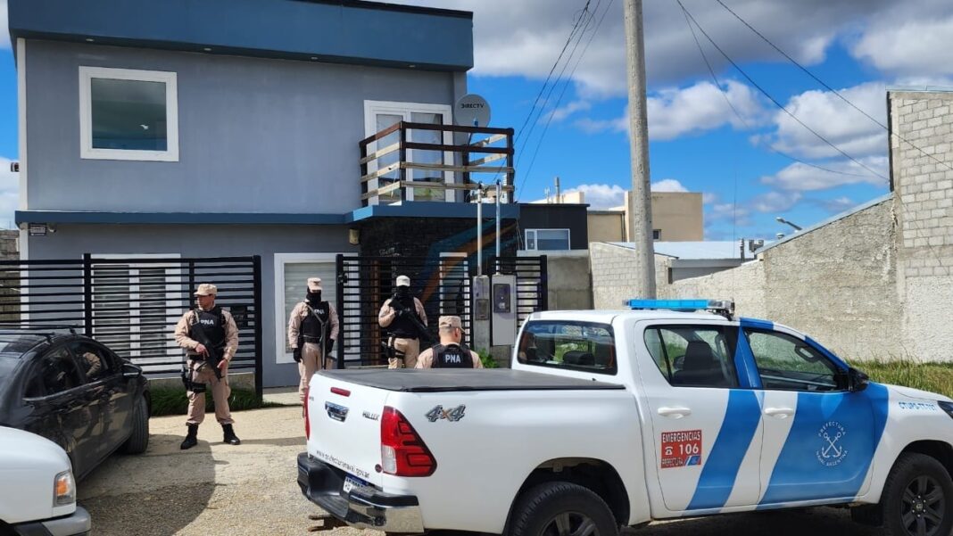 Allanamiento calle Río Fuego 2300