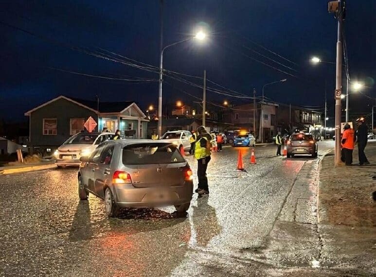 17 rodados incautados en operativos de tránsito durante la madrugada de navidad en Ushuaia