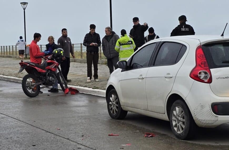 Motociclista herido tras chocar con un rodado