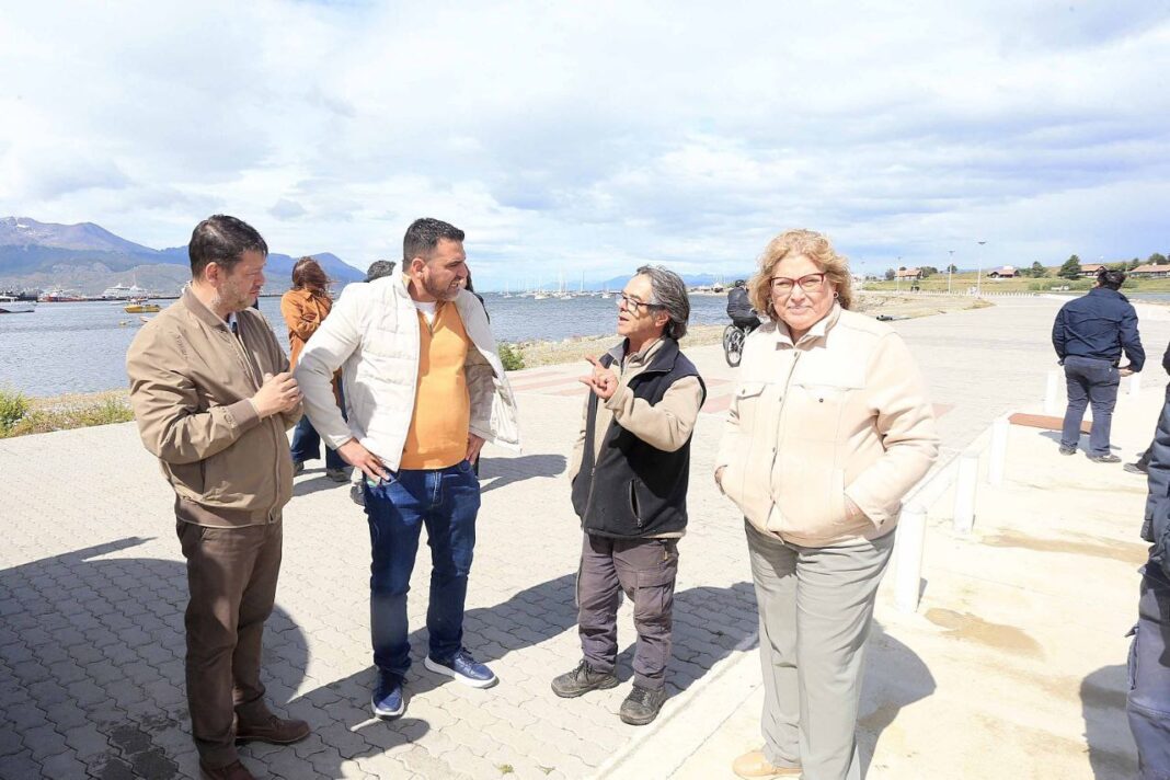 photo_5152348034095057843_y