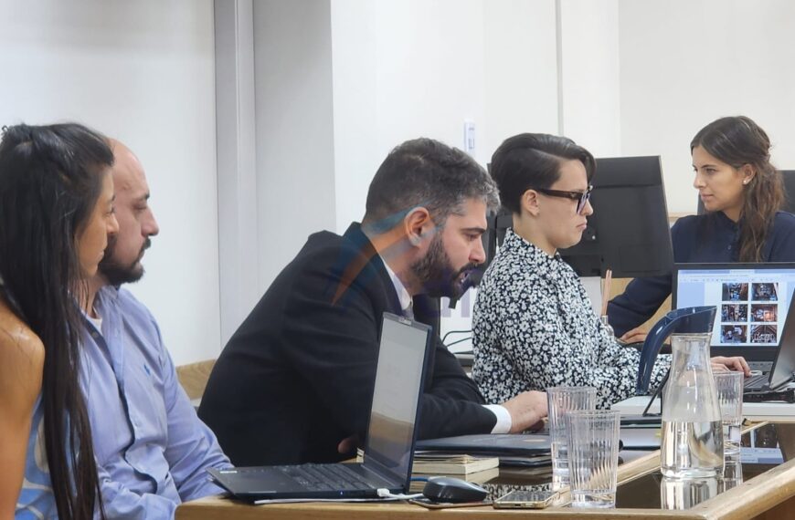 El Defensor solicitó la sanción al forense y falso testimonio para una funcionaria de género