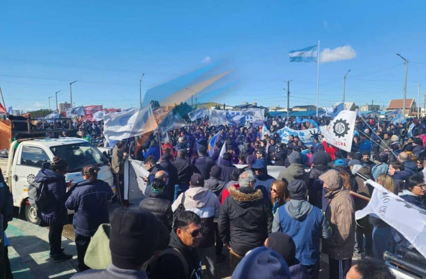 Paro y movilización en Río Grande en contra de la reforma laboral