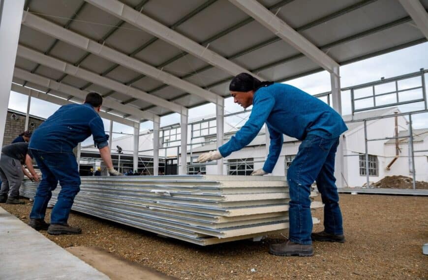Avanzan en la construcción del gimnasio del Colegio Soberanía Nacional