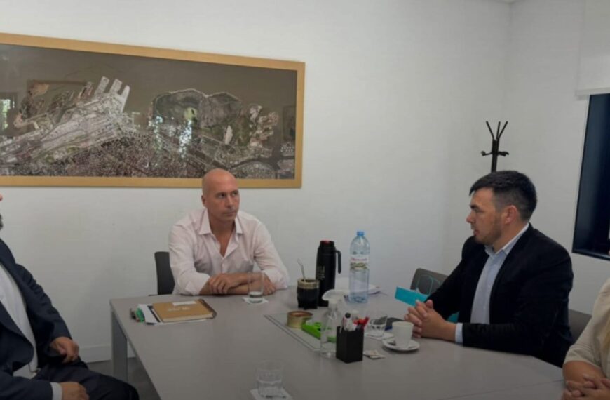 FORJA cuestionó una reunión de dirigentes libertarios fueguinos con el interventor del Puerto de Ushuaia