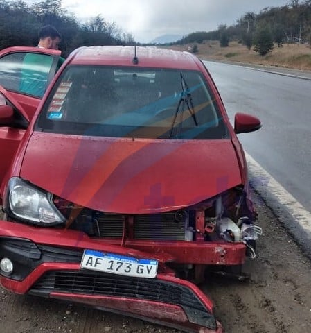 Un conductor impactó contra un guadarrail de la ruta 3