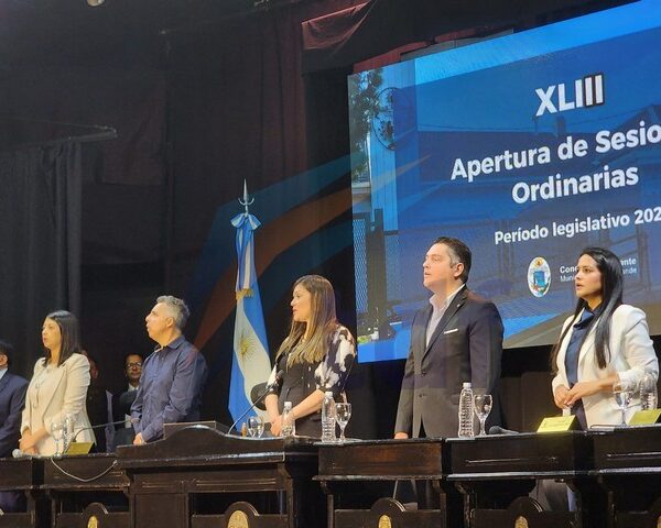 Pérez con fuertes críticas a Gobierno envió un mensaje político de proyección provincial