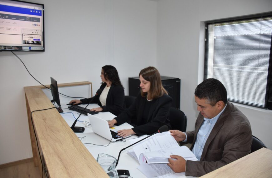 El Juzgado Correccional revocó una multa municipal y dictó la primera sentencia mediante audiencias orales  